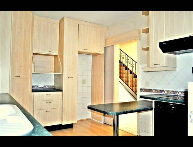 2 BEDROOM DUPLEX RENTED IN WATERKLOOF GLEN